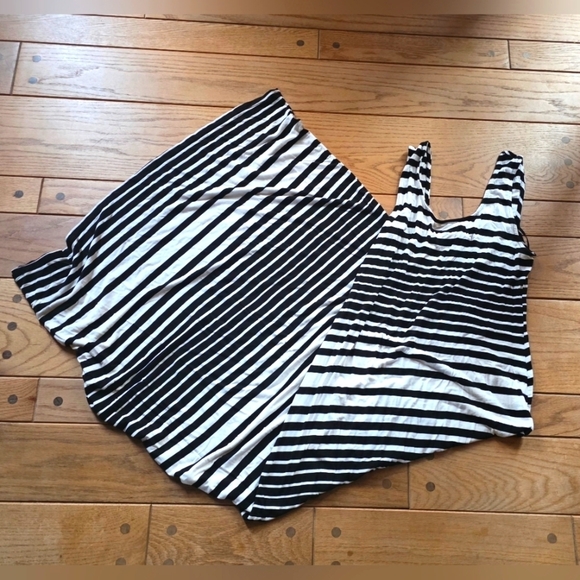 Striped Maxi Dress Black and White - Picture 4 of 4